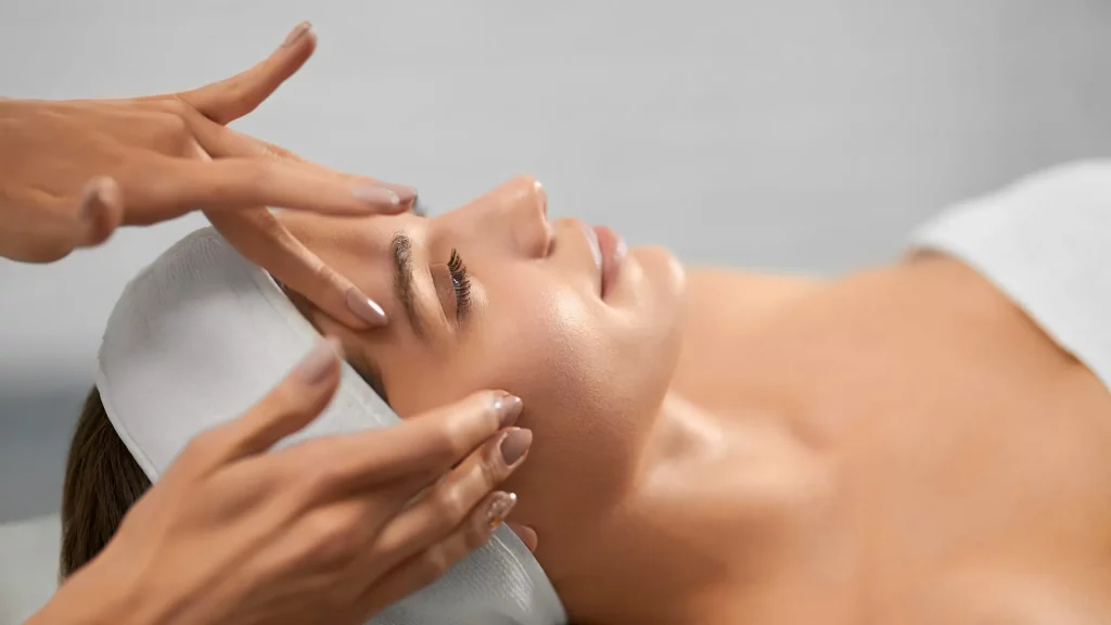 Medicina estética en clínica médica en Málaga con tratamientos avanzados y valoración profesional